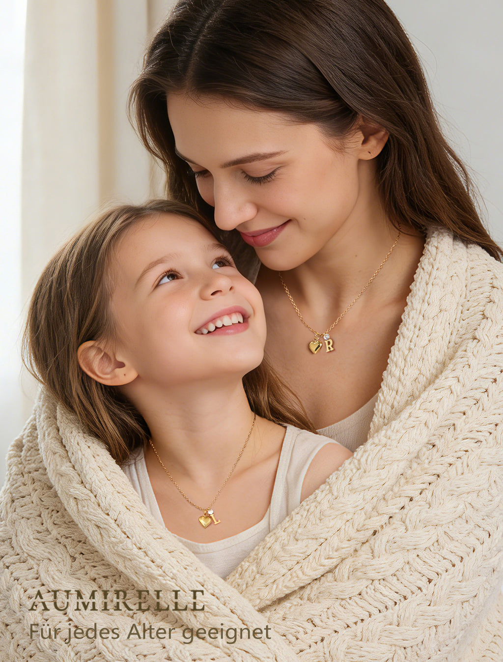 AUMIRELLE-Herz Buchstaben Kette Gold Damen – Goldkette Damen wasserfest aus Edelstahl, verstellbar 40+8 cm – Mit elegantem Herzanhänger & Zirkonia-Buchstabenanhänger – Geschenk für Frauen